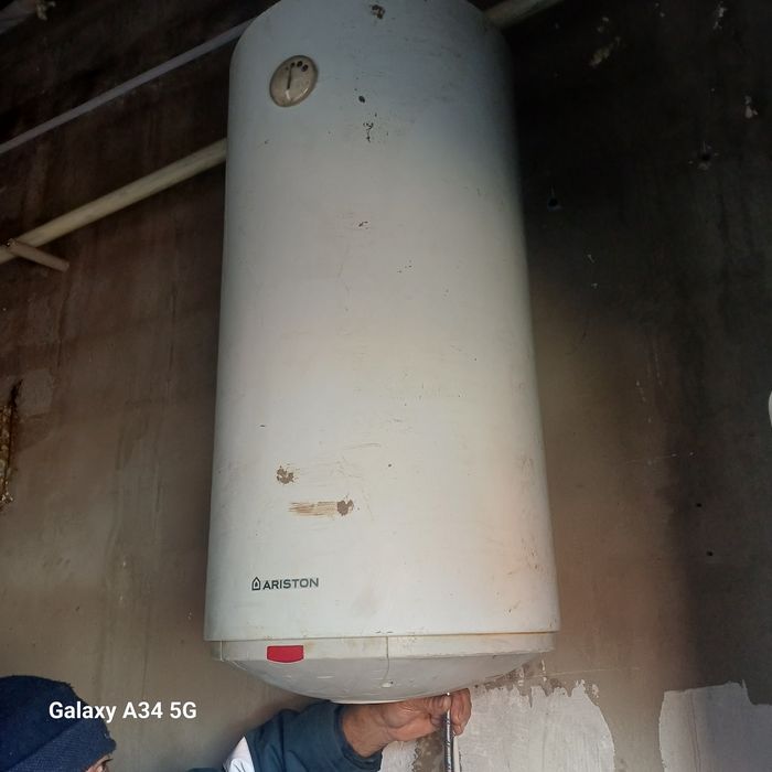 Продам бойлер 100л