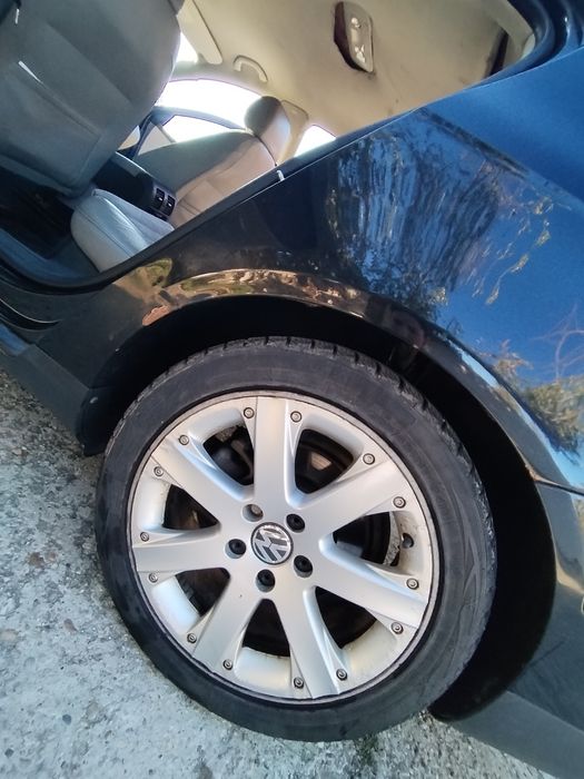Vand WV Passat,pret usor negociabil 1999 €