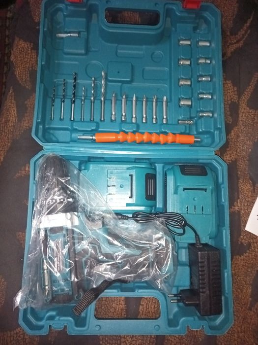 Шуруповёрт новый