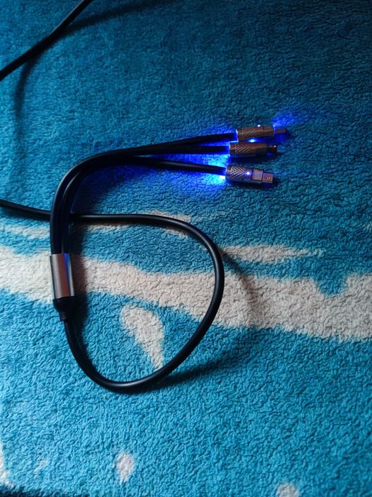 Cablu de încărcare 3 în 1