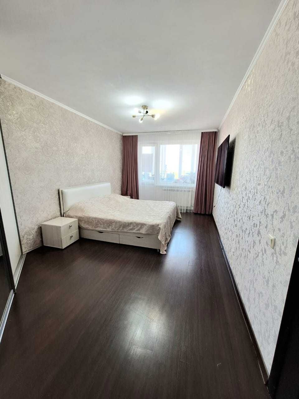 Продаётся 3 комн. квартира, район Универмаг
