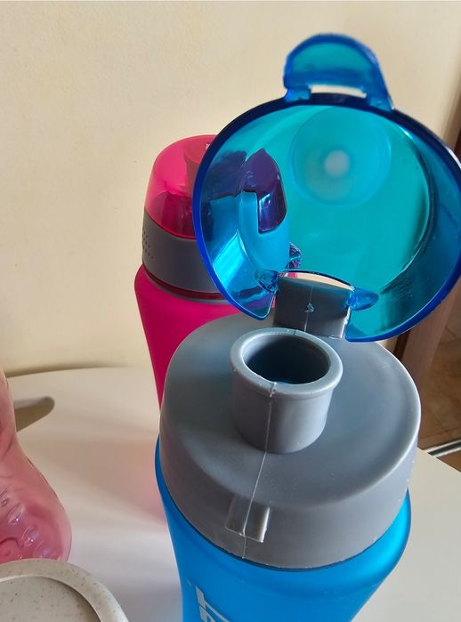 Нови шишета (бутилки) за вода, термочаша и четка за шишета, от 2.50 лв