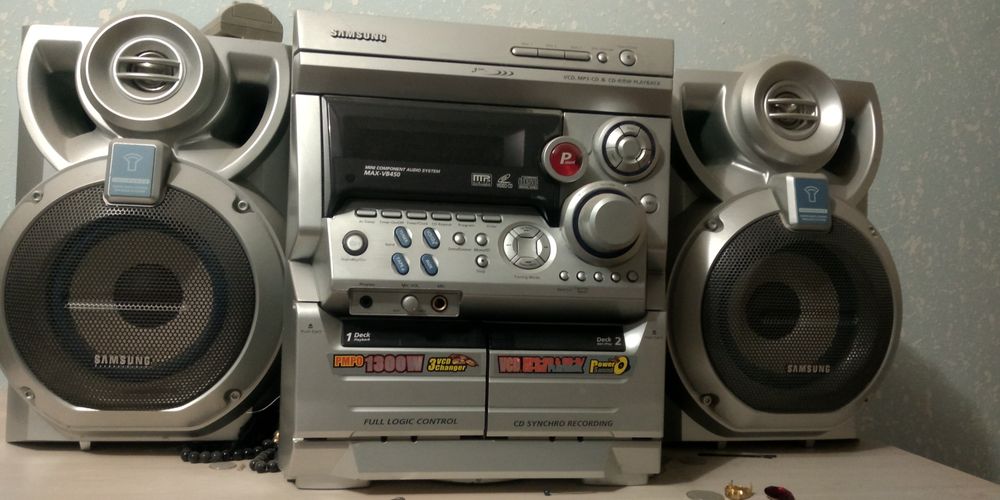 Музыкальный центр Samsung. Телевизор SHiwaki