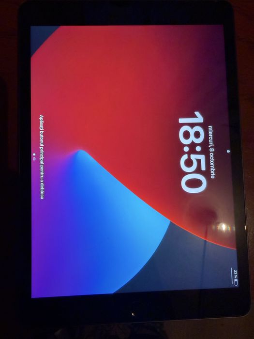 Vand Ipad a 8 generatie, 32gb, in stare excelenta