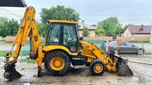 De vânzare buldoexcavator JCB 3 CX cu picon și 4 cupe pentru excavat