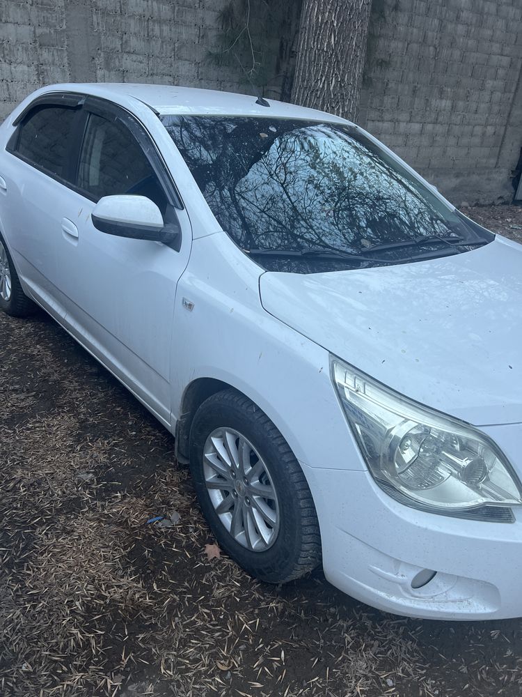 Продам кобальт 2015г. 4 позиция автомат  Своя