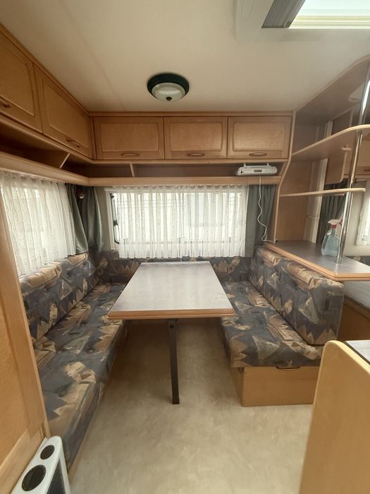 Rulota Hobby Exclusive 440,an 1998,4 pers,fransbed,cadita dus,dus
