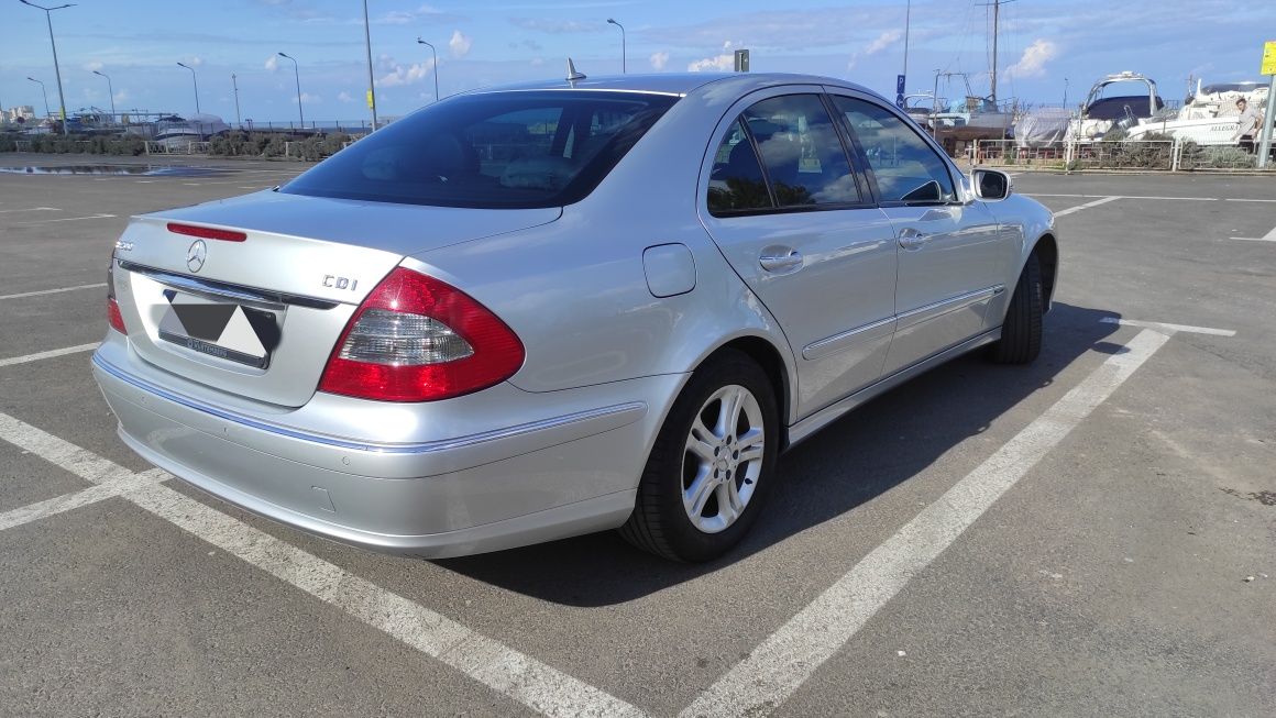 Vând Mercedes E200 CDI ( W211 ) mașină de pasionat !  !