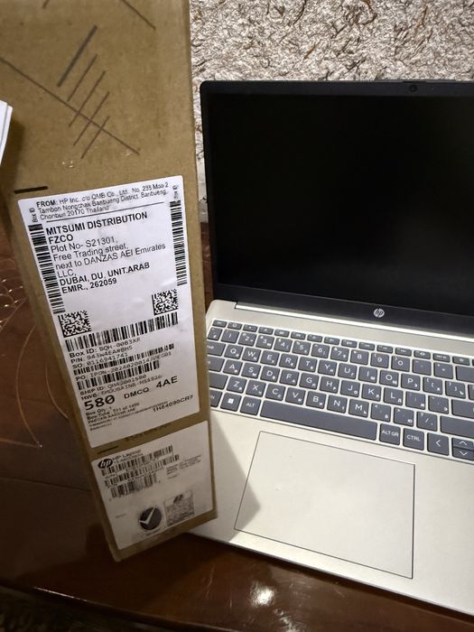 Yangi noutbuk sotiladi