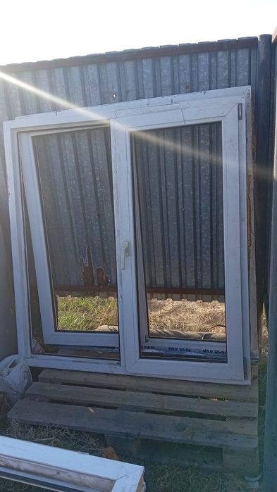Продам бу пластиковые окна размер 130х140  5 шт без стекло цена 15000