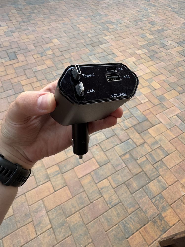Incarcator auto cu cablu usb c si lightning incorporate cu afisare