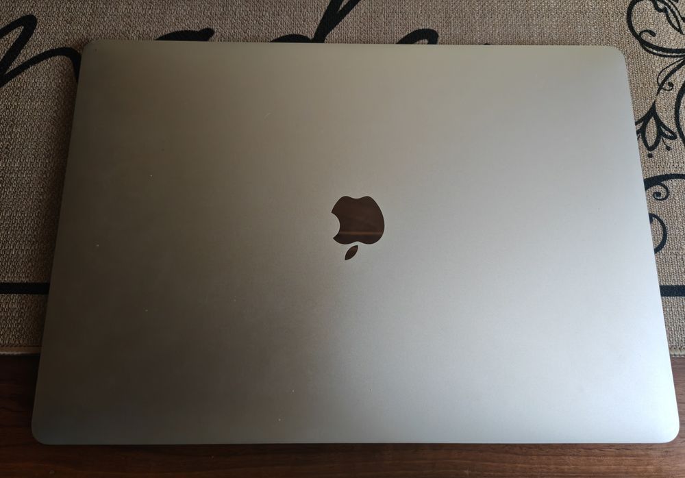 Macbook Pro 2017 Intel I7 16gb ram