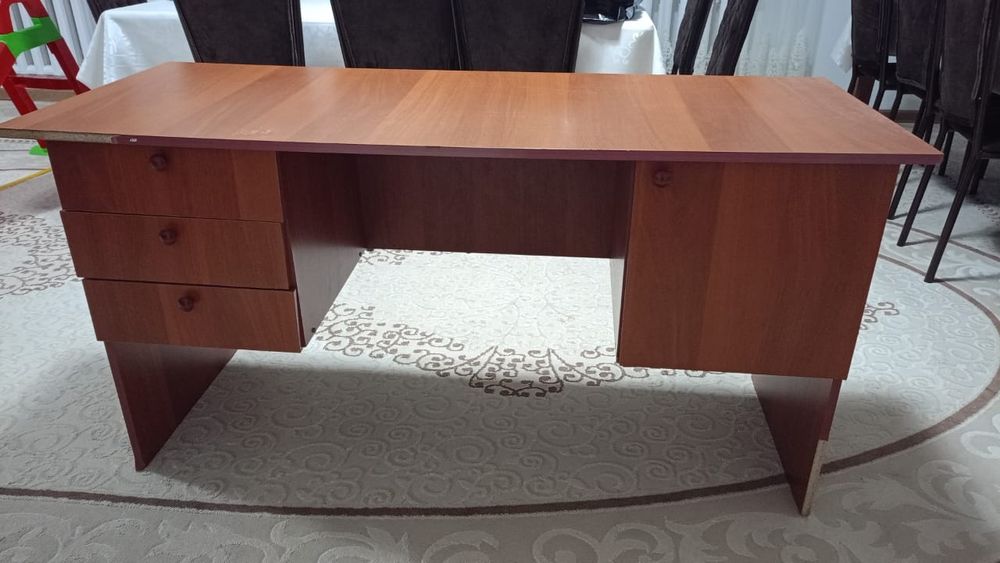 Продам стол. В хорошем состоянии
