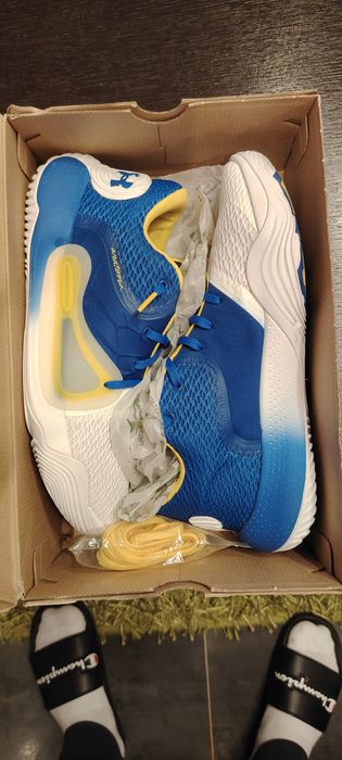 Adidasi Under Armour