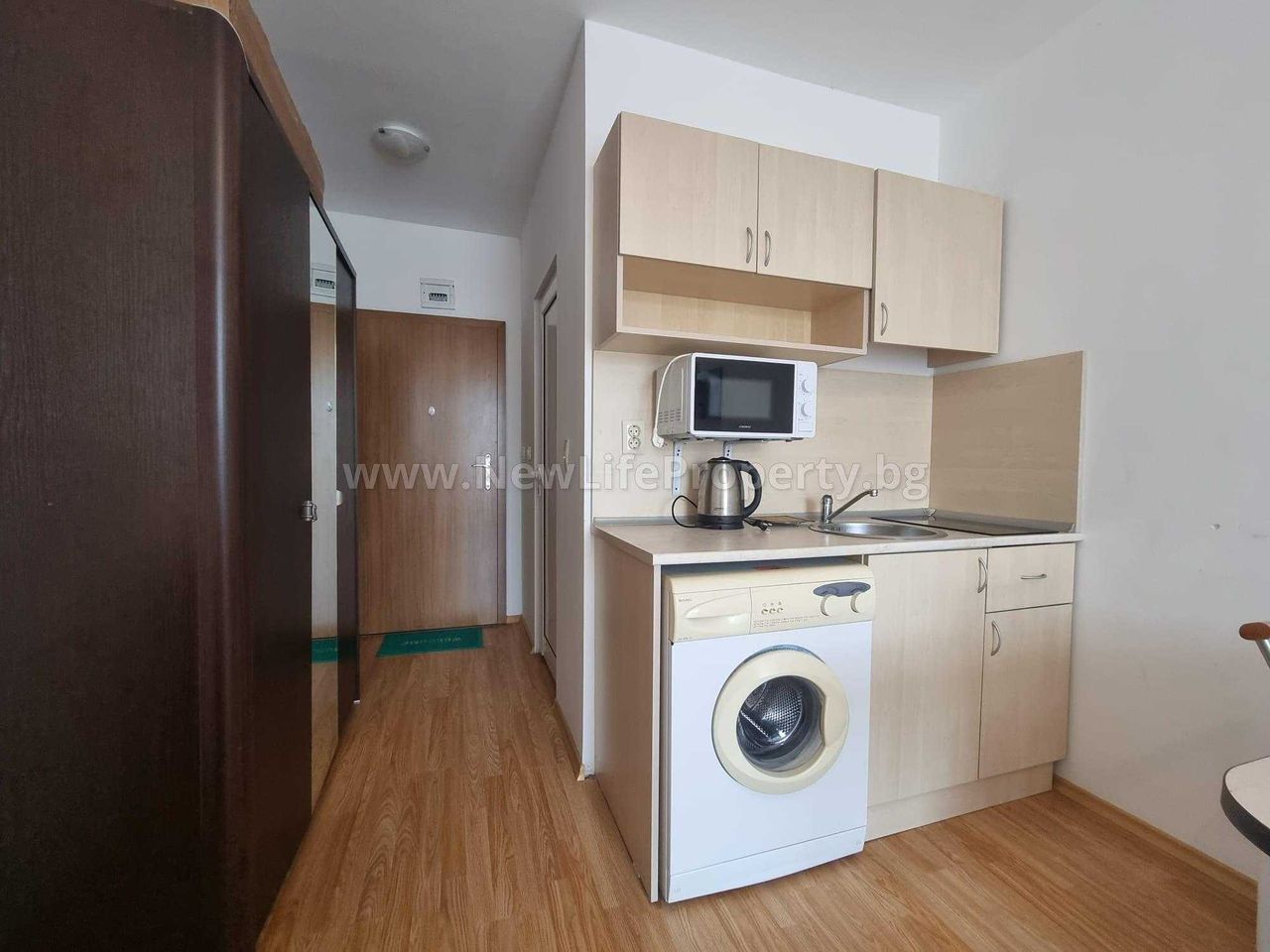 Продава се Едностаен апартамент в к.к. Слънчев бряг - 30 кв.м за 1350 €/кв.м - Снимка #5