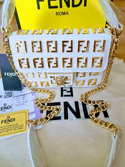 Geanta damă alb imaculat, feronerie metalica,saculet,card,factura,etic