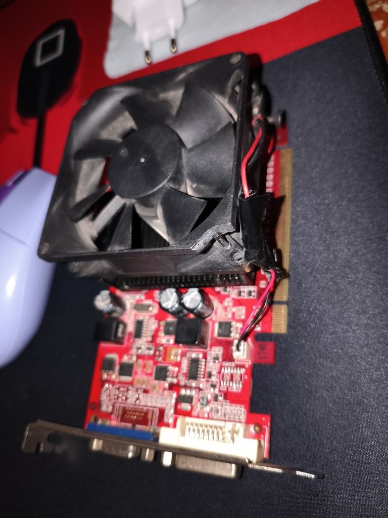 Видеокарта Nvidia GT 220 1GB DDR2 128BIT