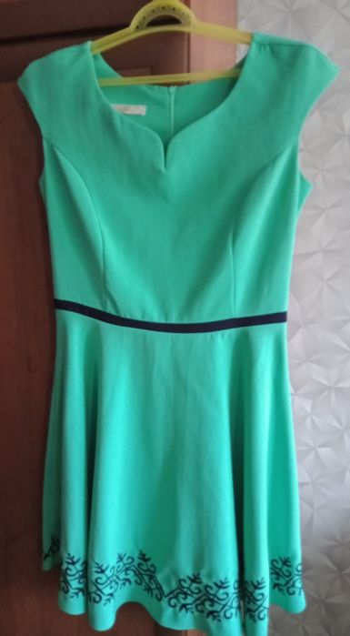 Платья б/у в отличном состоянии