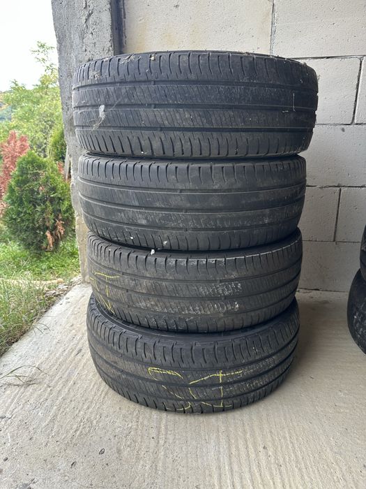 Vand 2 seturi cauciucuri 235/65/r16 C