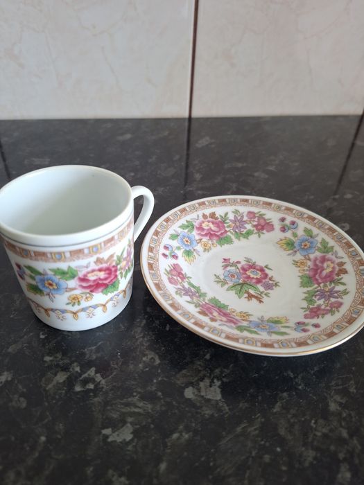 Serviciu cafea cu 6 ceșcuțe si 6 farfurioare