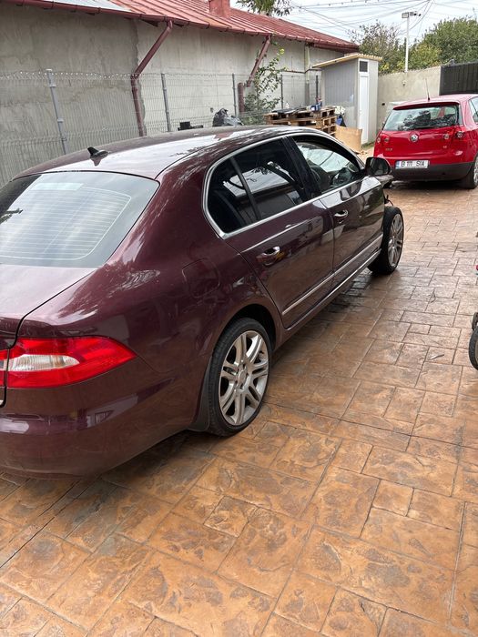 Dezmembrez Skoda Superb 2.0TDI