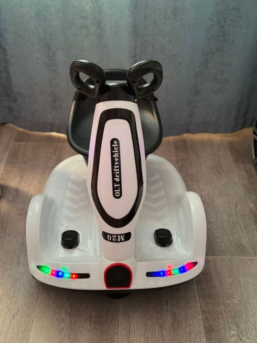 Продам срочно машину на пульту