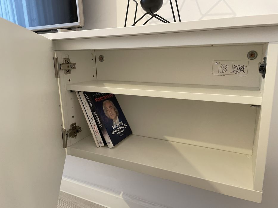 Dulap suspendat, impecabil- 550lei