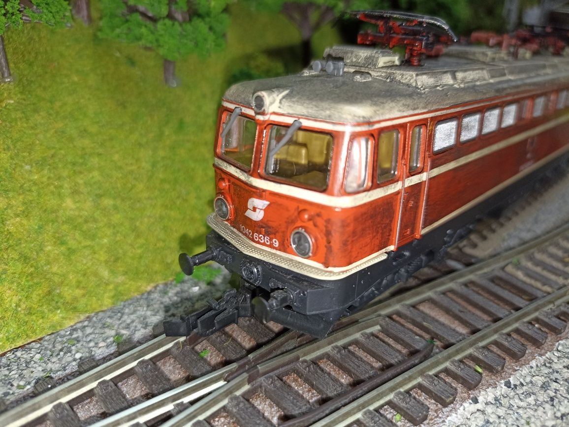 Locomotiva electrica HO E 1042 Lima trenulețe diorama Roco