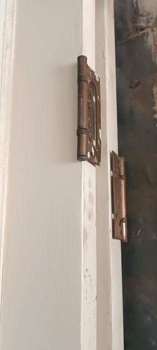 2 двери б/у массив
