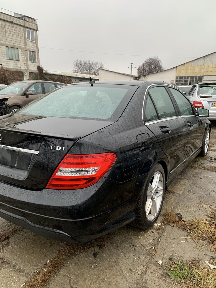 Dezmembreaz Mercedes c-class w204 facelift 220 cdi GARANTIE!