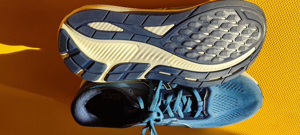 Asics running produs nou