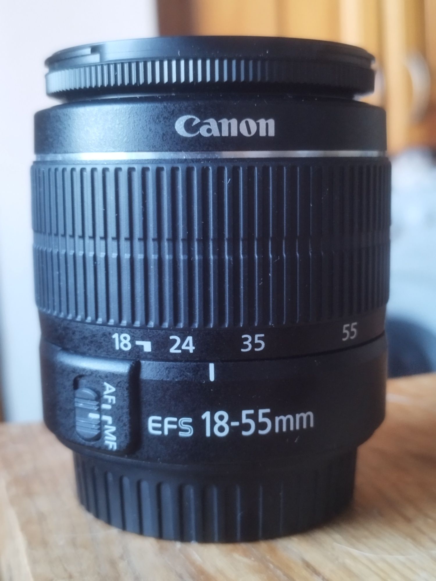 Canon EFS 18-55mm Обектив