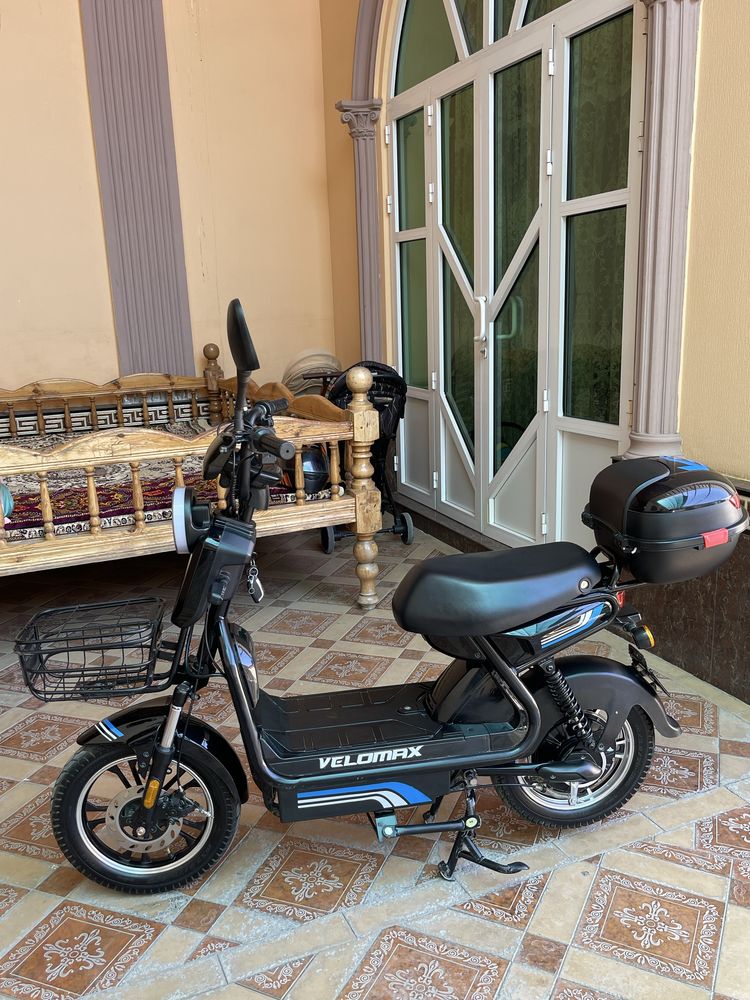 Elektra sukuter  pachti yangidek bir zaryadda 50 km yuradi