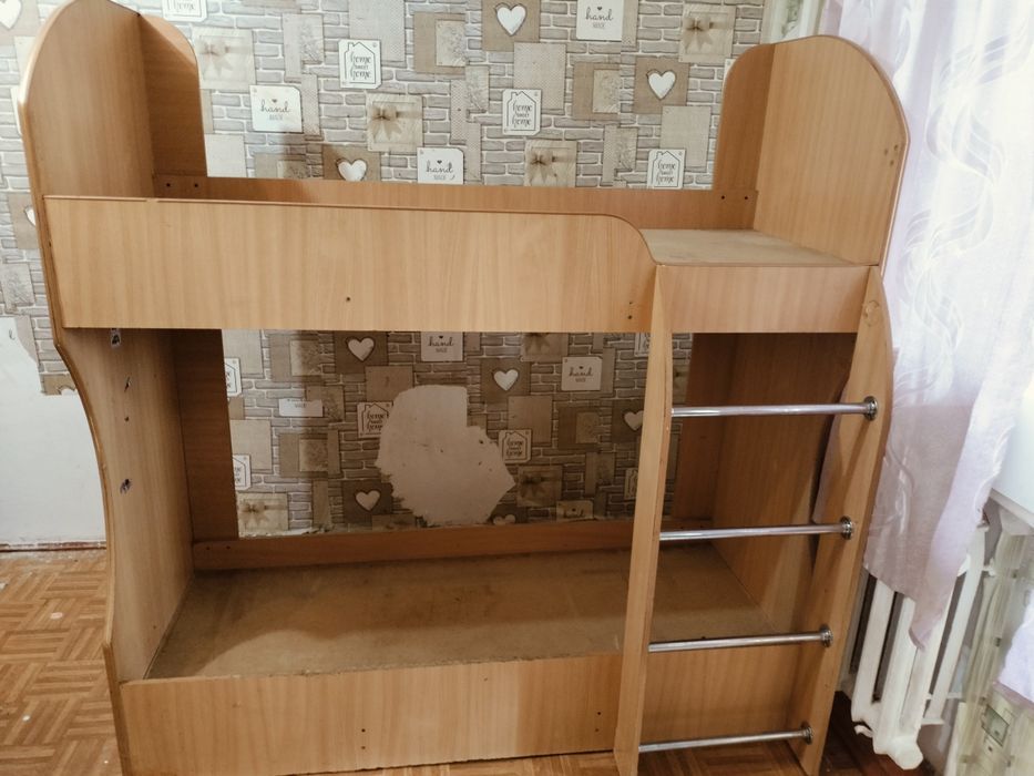 Кровать двухярусная.