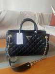 Чисто нова неизползвана дамска чанта GUESS
