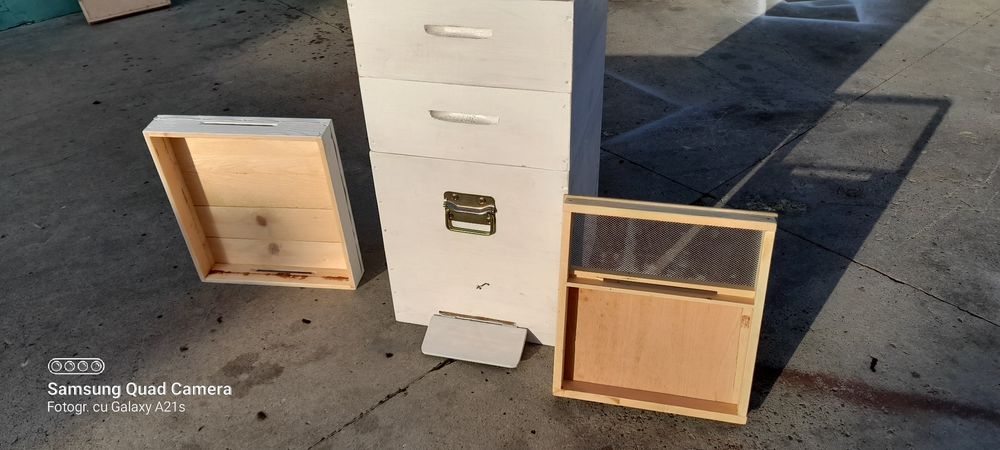 Lăzi pentru albine Noi 250 lei Stupul