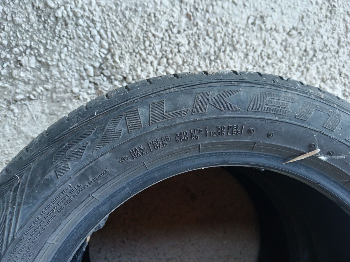 Продавам 2бр. летни гуми Falken размер 185 60 15