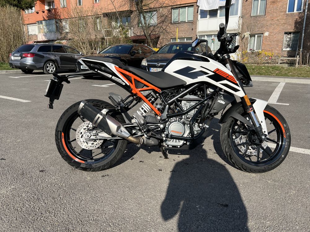 KTM DUKE 125 - 9930KM