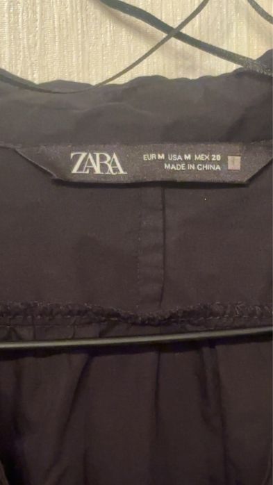 Елегантна черна мини рокля ZARA