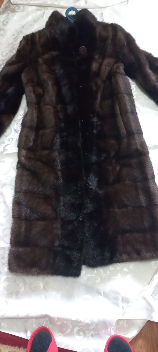 Продам норковую шубу б/у. Состояние отличное.