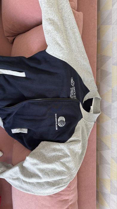 Бомбер толстовка