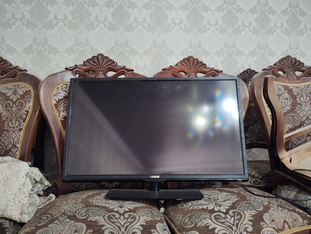 Televizor sotiladi