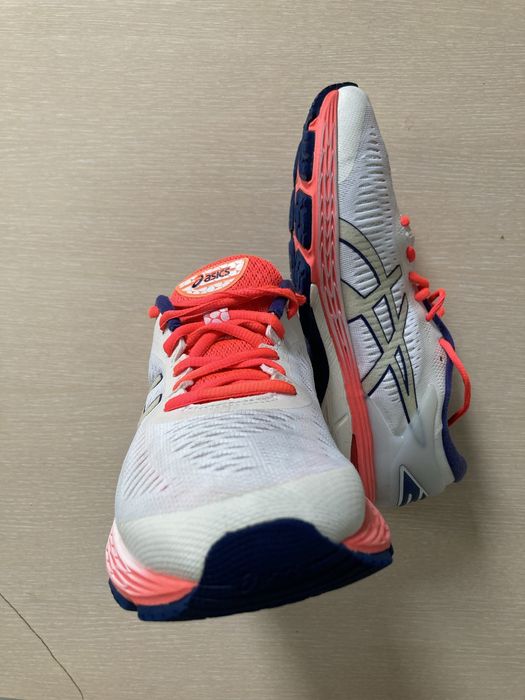 ASICS обувки за бягане