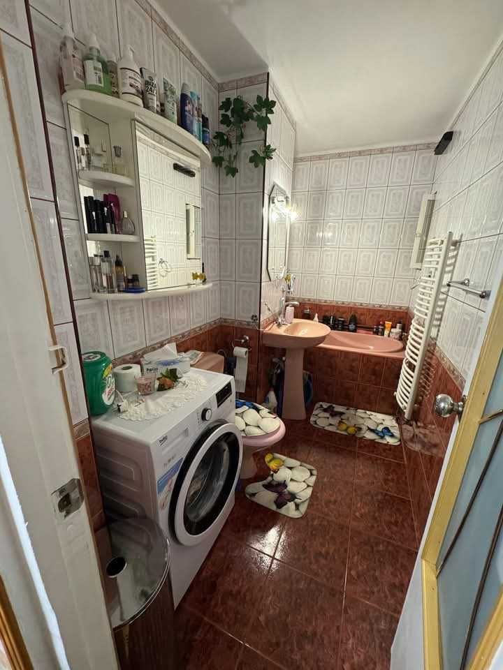 vand apartament urgent