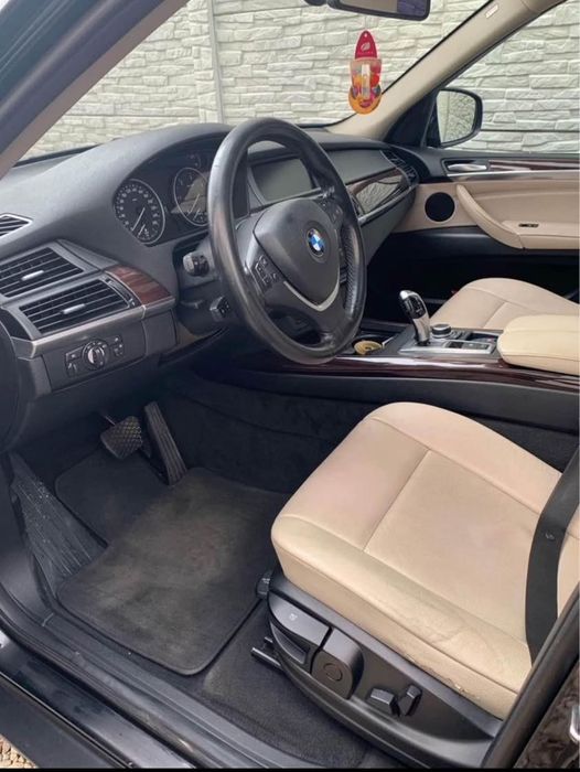 Vând BMW x5 an 2010