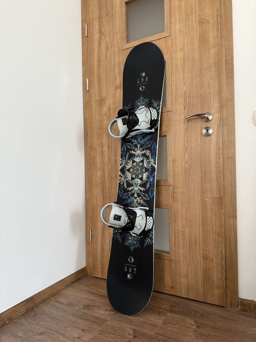 Продавам сноуборд GNU и сноуборд ботуши NORTHWAVE DOMINO