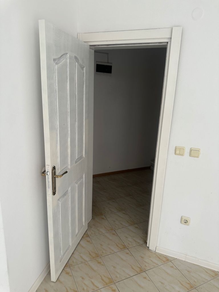 Продава се Офис в Варна, Виница - 49 кв.м за 2082 €/кв.м - Снимка #4
