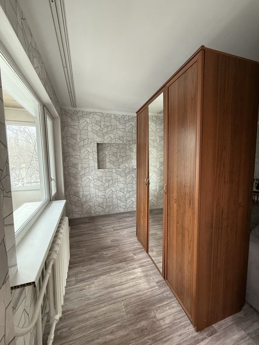 Продам кухню и шкаф прихожую