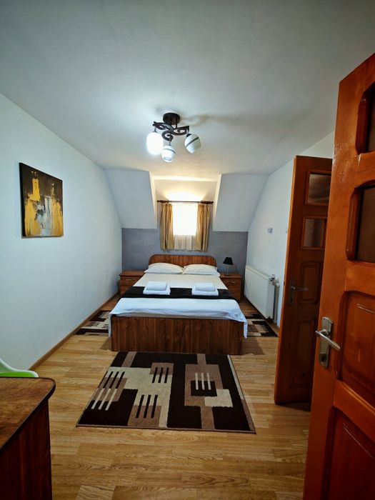 Ofertă Revelion 2025–2026 – Pensiunea DMC House