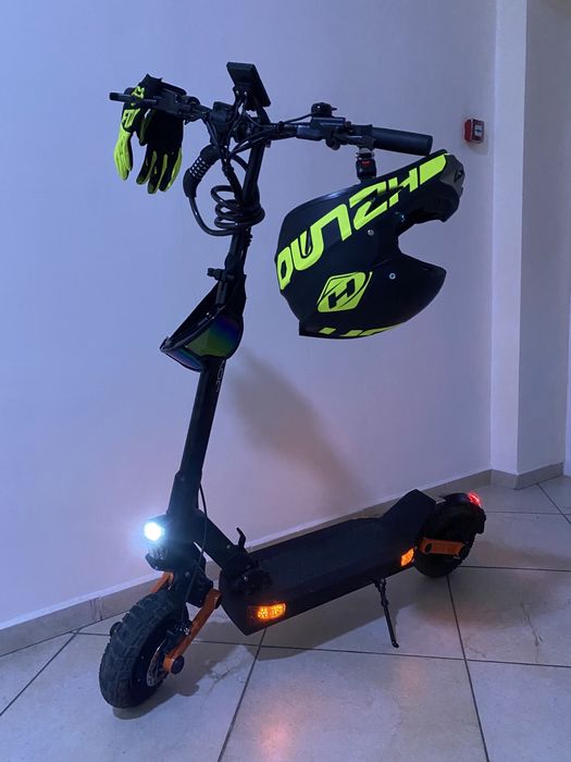 Продам электросамокат Joyor S7-S